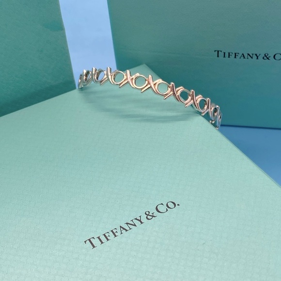 Tiffany & Co XOXO Paloma Picasso Bangle Bracelet - Picture 1 of 4